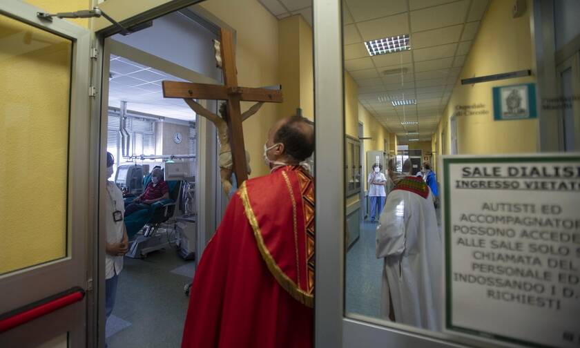 Κορονοϊός - «Μαύρο» Πάσχα στην Ιταλία: 431 νεκροί από τον φονικό ιό ανήμερα της εορτής των Καθολικών