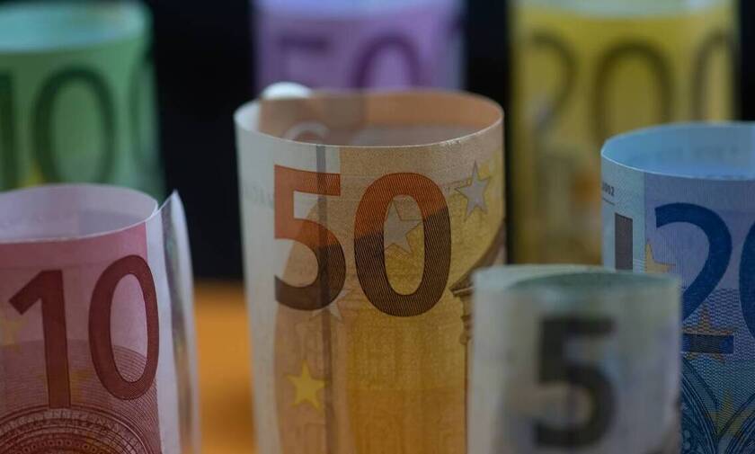 Επίδομα 800 ευρώ: Από σήμερα στους λογαριασμούς τα χρήματα - Πότε θα ολοκληρωθεί η διαδικασία 