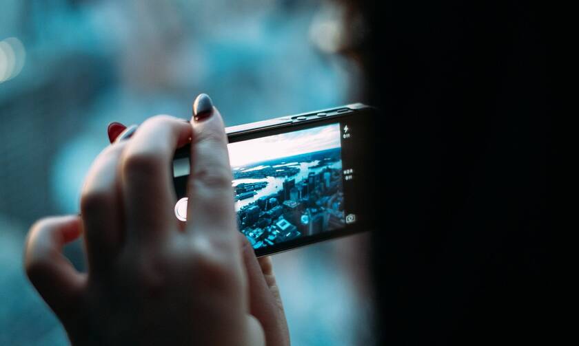Κορονοϊός: Έτσι θα βλέπεις από το κινητό αν είσαι θετικός στον ιό μέσα σε ένα λεπτό
