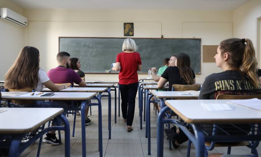 Επιστροφή στα σχολεία και Πανελλήνιες: Αυτές είναι οι επικρατέστερες ημερομηνίες