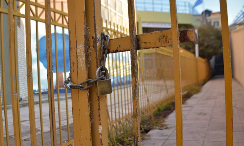 Κορονοϊός στην Ελλάδα: Πώς και πότε θα ανοίξουν τα σχολεία – Τι λένε Τσιόδρας και Χαρδαλιάς