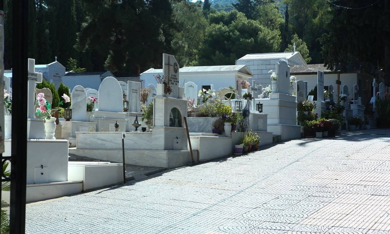 Κορονοϊός στην Ξάνθη: Ένα κερί για όλους θα ανάψει ο Δήμος στα νεκροταφεία ευθύνης του
