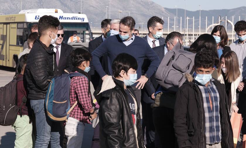 Για τη Γερμανία αναχώρησαν 50 ανήλικοι πρόσφυγες - Στο αεροδρόμιο ο Κυριάκος Μητσοτάκης