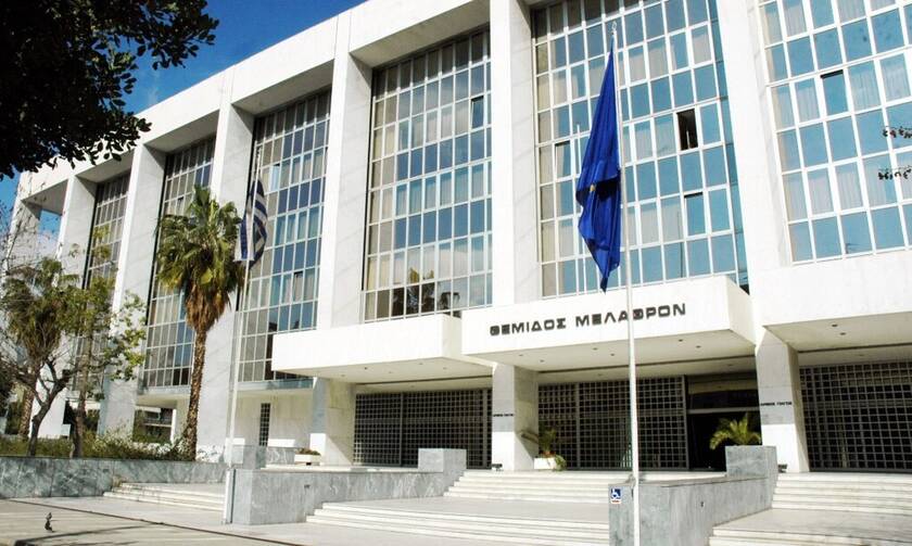 Κορονοϊός: Αντιδρούν οι δικηγόροι με την επαναλειτουργία των δικαστηρίων-Απειλούν με κινητοποιήσεις