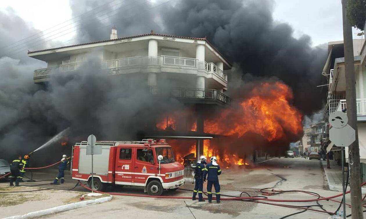 Βάρδα: Έγινε στάχτη μεγάλη επιχείρηση – Συγκλονιστικές εικόνες από την καταστροφή