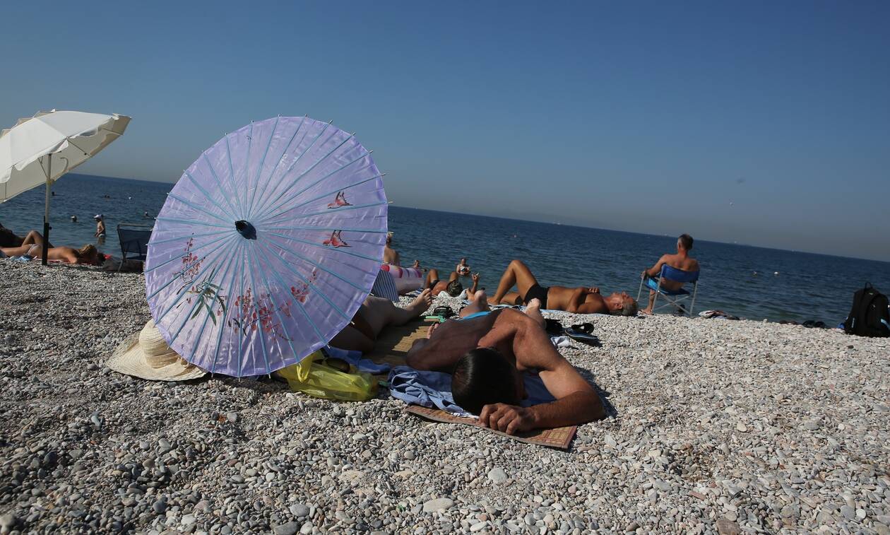 Κορονοϊός - To καλοκαίρι της πανδημίας: Πώς θα αλλάξει το μπάνιο στην παραλία