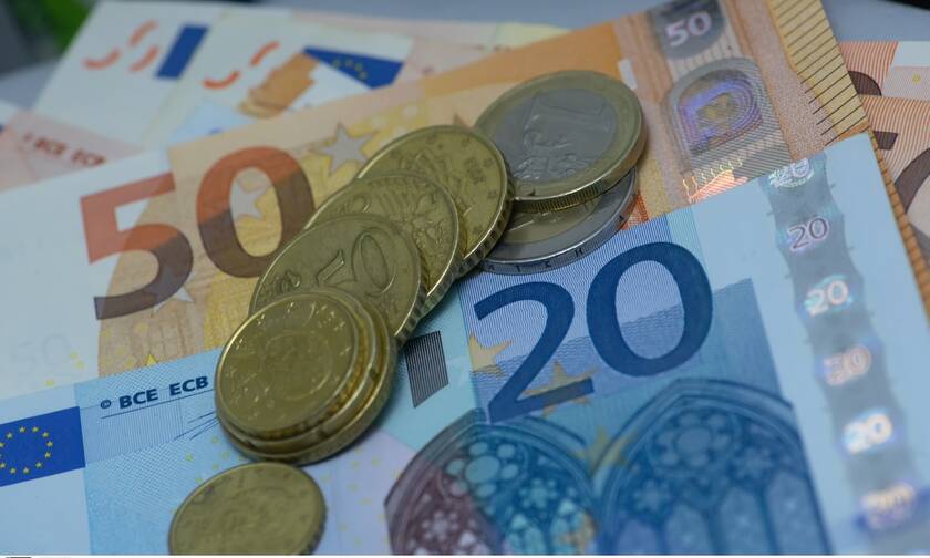 Έκτακτη εισοδηματική ενίσχυση από 400-850 ευρώ σε οικογένειες με παιδιά