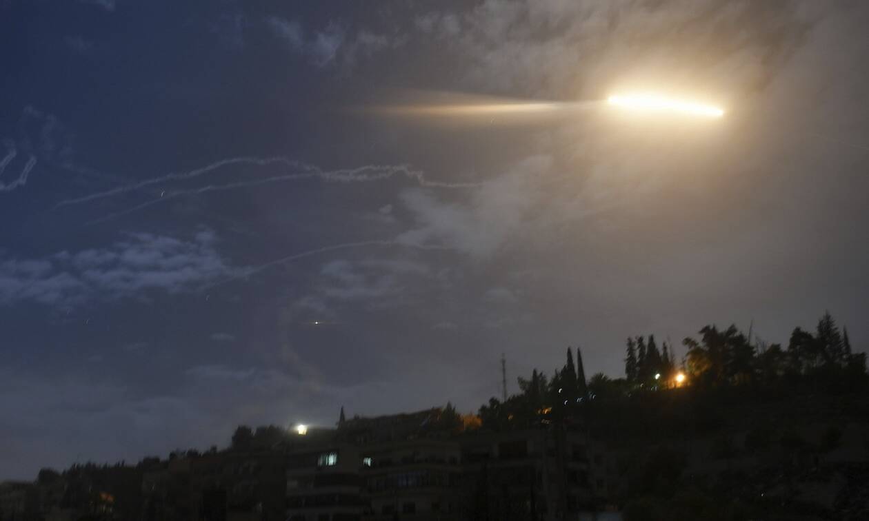 Εκτόξευση πυραύλων από ισραηλινά ελικόπτερα στο νότο της Συρίας