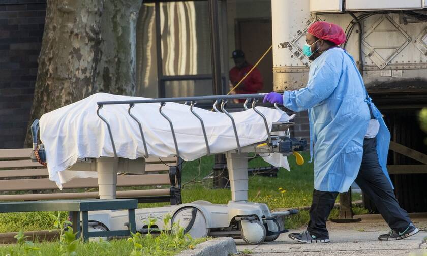 Κορονοϊός: Στο μάτι του κυκλώνα οι ΗΠΑ - Πάνω από 62.000 οι νεκροί από την πανδημία