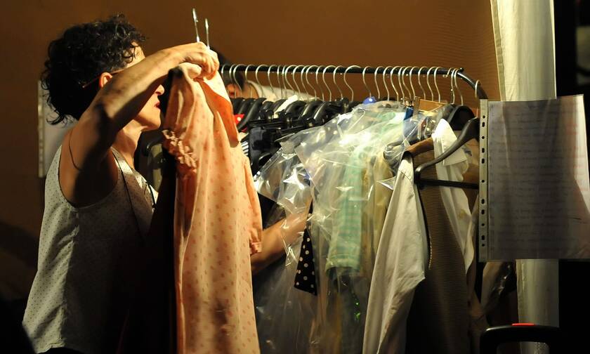 Άρση μέτρων: Πώς θα δοκιμάζουμε ρούχα - Οδηγίες για την είσοδο μας στα καταστήματα