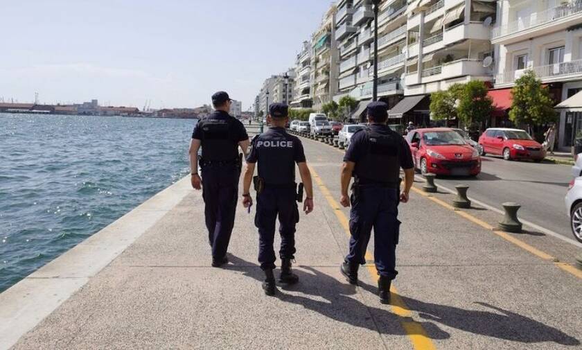 Θεσσαλονίκη: Χειροπέδες σε 7 άτομα που αποπειράθηκαν να κλέψουν ανυποψίαστους πολίτες