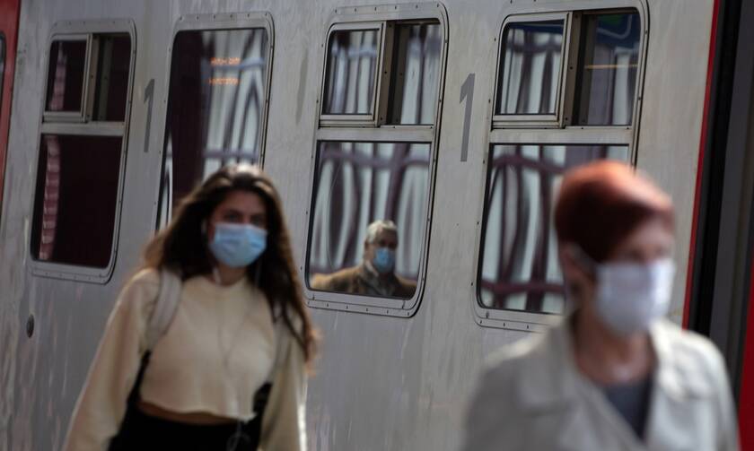 Κορονοϊός: Με μάσκες οι Βέλγοι βγαίνουν επιφυλακτικά από την καραντίνα