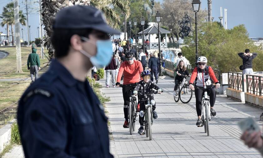 Κορονοϊός: Έπεσαν τα πρώτα πρόστιμα των 150 ευρώ για τη μη χρήση μάσκας