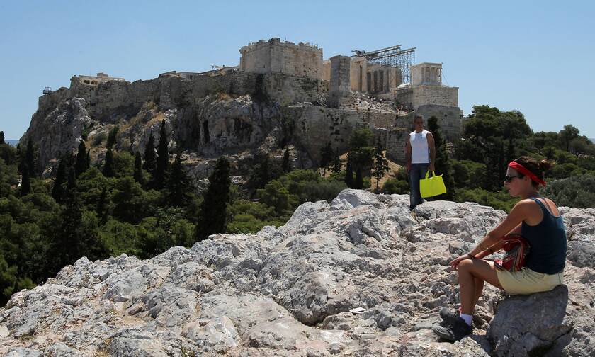 Θεοχάρης: Οι πέντε άξονες για την επανεκκίνηση του ελληνικού τουρισμού