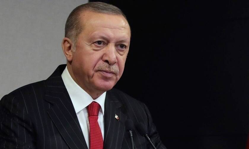 «Καταρρέει» η τουρκική λίρα: Ένα βήμα πριν τη χρεοκοπία ο Ερντογάν