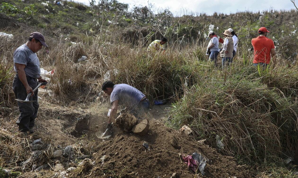 Φρίκη στο Μεξικό: Τουλάχιστον 25 πτώματα βρέθηκαν σε ομαδικό τάφο κοντά στη Γουαδαλαχάρα