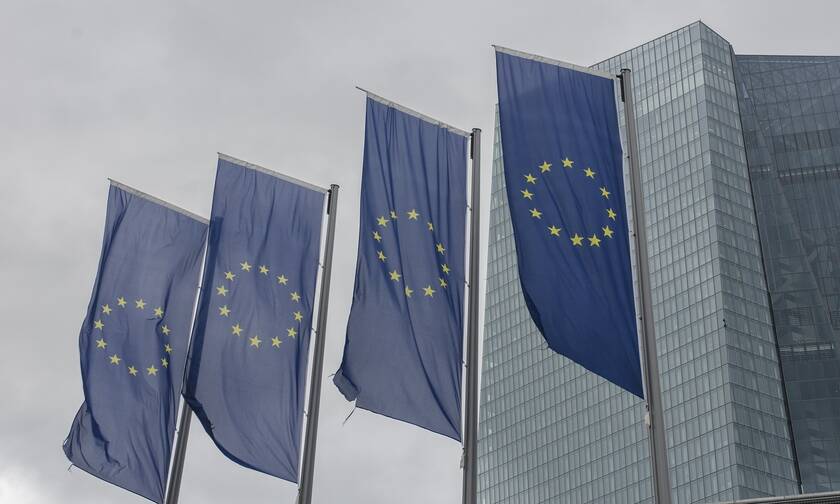 H Ε.Ε. απειλεί να... καθίσει στο σκαμνί τη Γερμανία – Τα επόμενα βήματα στην κόντρα για το QE