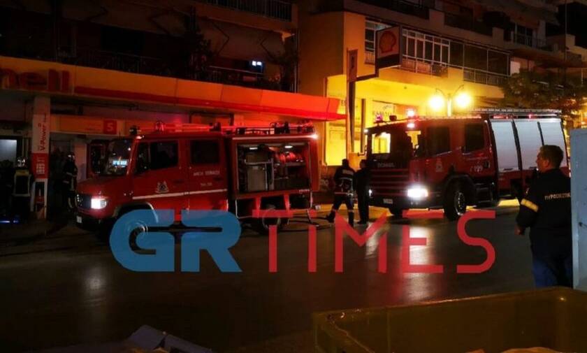 Αναστάτωση στη Θεσσαλονίκη από πυρκαγιά σε βενζινάδικο