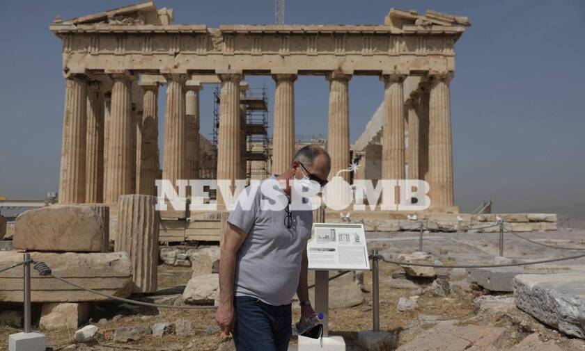 Ρεπορτάζ Newsbomb.gr: Το άνοιγμα της Ακρόπολης ταξίδεψε σε όλο τον κόσμο - Δείτε τα βίντεο