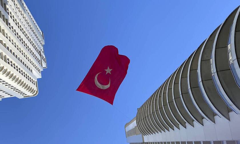 Βαθιά κρίση στην Τουρκία: Παραιτήθηκε ο «αρχιτέκτονας» του μνημονίου συνεργασίας με τον Σάρατζ