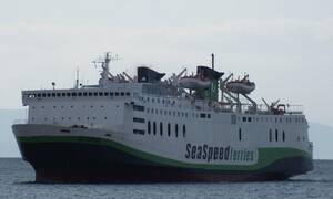 Θρίλερ στο λιμάνι της Σαντορίνης: Πρόσκρουση πλοίου με 50 επιβάτες