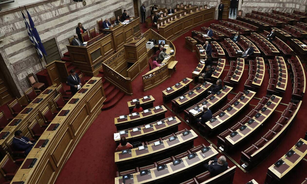 Βουλή: Αντιπαράθεση για μήνυση κατά βουλευτών του ΣΥΡΙΖΑ και την ψήφο τους στη Συμφωνία των Πρεσπών
