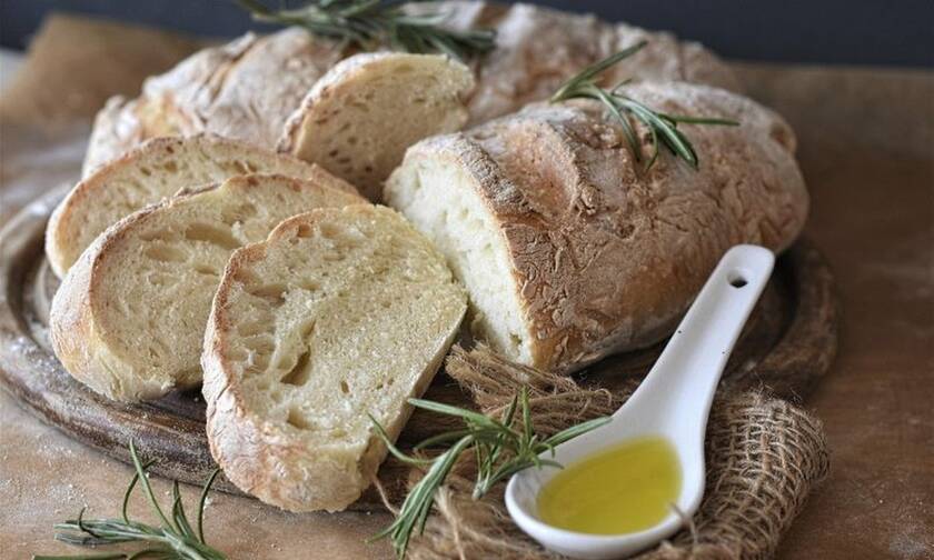 Απίστευτο κόλπο: Πώς θα κάνετε το μπαγιάτικο ψωμί ξανά φρέσκο