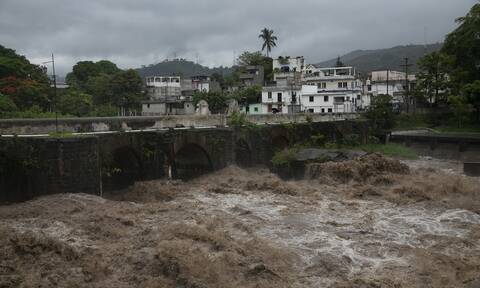 Η τροπική καταιγίδα Αμάντα σαρώνει Ελ Σαλβαδόρ και Γουατεμάλα - Τους δέκα έφτασαν οι νεκροί