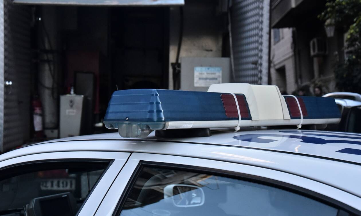 Βόλος: Γείτονας του έστησε ενέδρα και τον μαχαίρωσε στην είσοδο της πολυκατοικίας