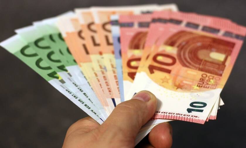 Επίδομα 800 ευρώ: Ποιοι θα τα πάρουν - Πότε μπαίνουν τα χρήματα