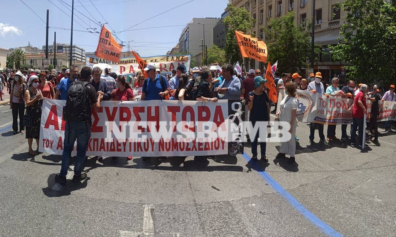 Οι εκπαιδευτικοί στους δρόμους: Συλλαλητήριο και πορεία στην Αθήνα (pics)