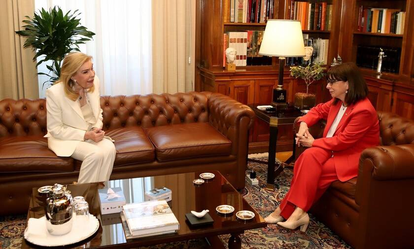 Στο Προεδρικό Μέγαρο η Μαριάννα Βαρδινογιάννη - Συνάντηση με την Αικατερίνη Σακελλαροπούλου