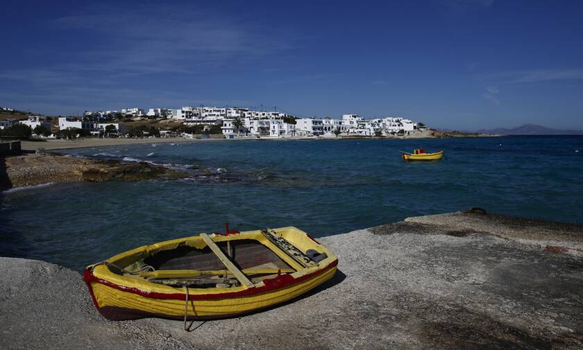 Το μαγικό ελληνικό καλοκαίρι: Οδοιπορικό στα νησιά μας