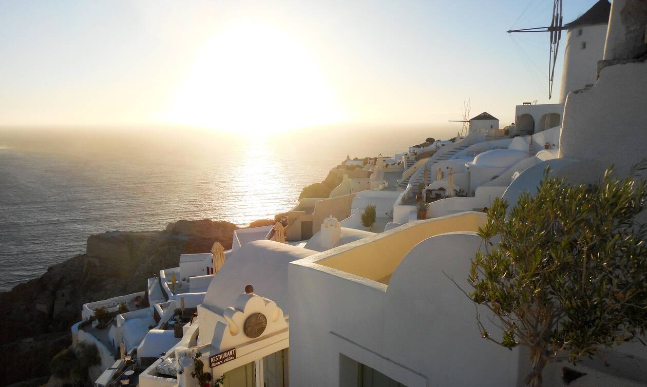 «Η Ελλάδα καλωσορίζει τους τουρίστες» - Ο ξένος Τύπος αποθεώνει τη χώρα μας