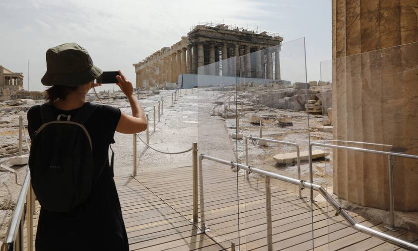 Bloomberg: Βελτιώνεται η φήμη της Ελλάδας από την επιτυχή διαχείριση του κορονοϊού