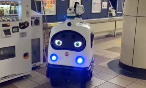 Κορονοϊός – Τόκιο: To ρομποτάκι που ψεκάζει κατά του Covid στο μετρό