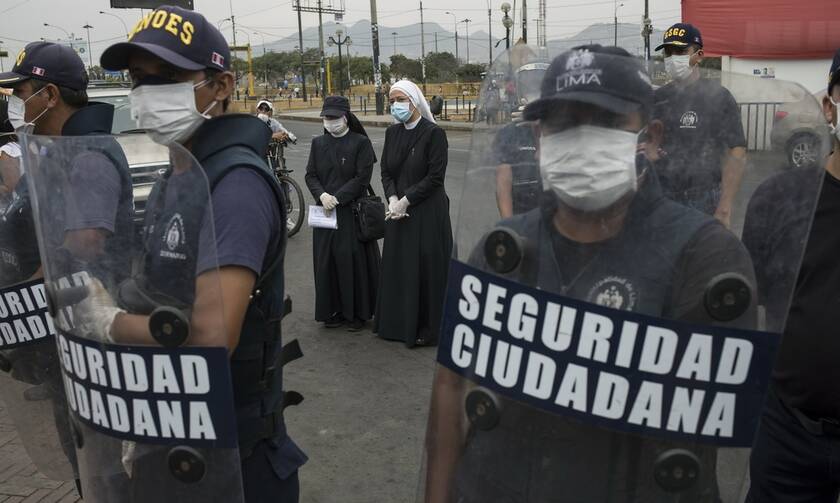 Κορονοϊός στο Περού: Πάνω 15.000 αστυνομικοί προσβλήθηκαν από COVID-19