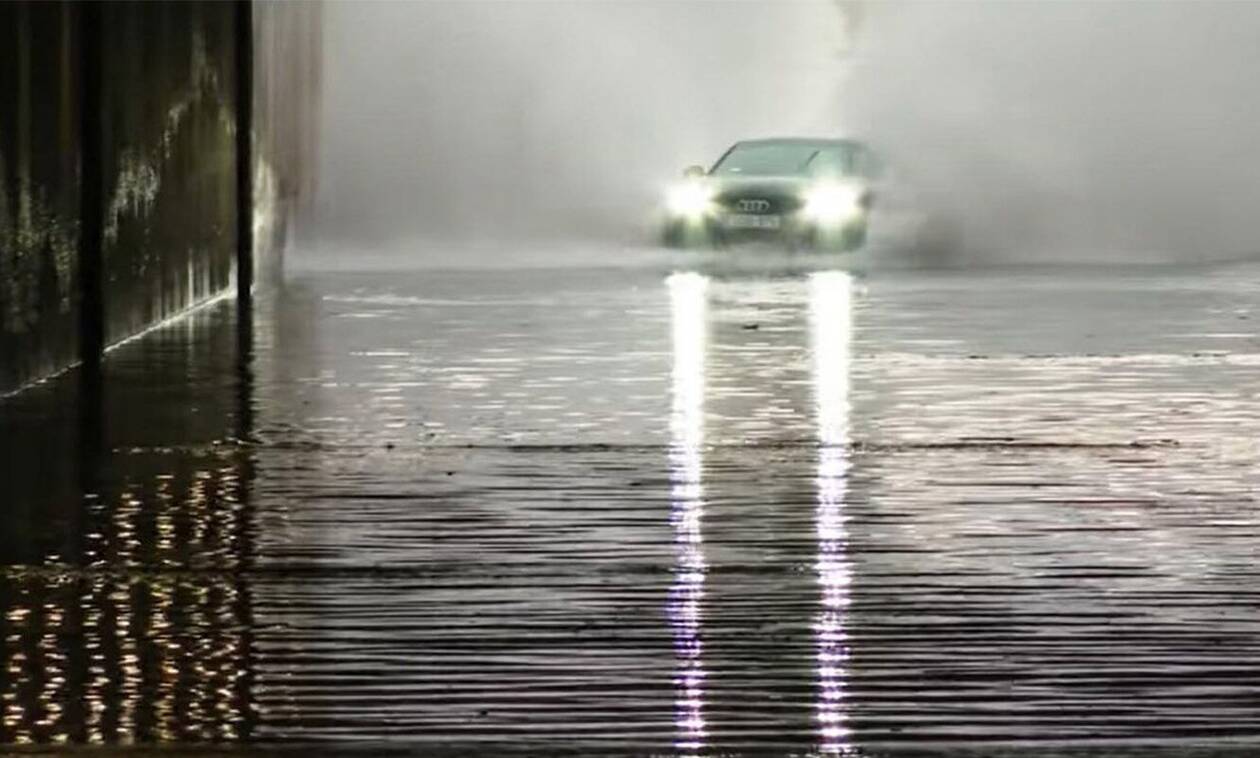 Δείτε ένα Audi Q7 να βουλιάζει στα νερά μιας πλημμύρας