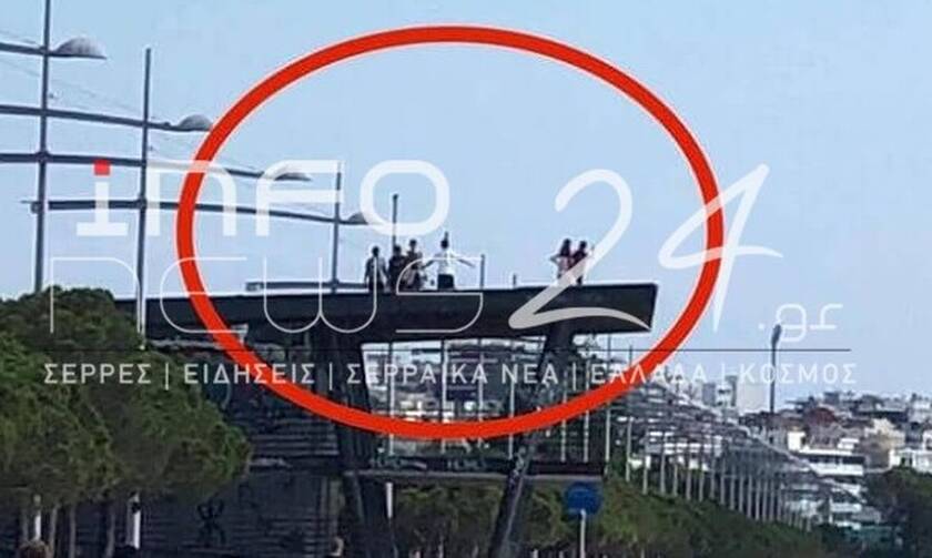 Θεσσαλονίκη: Μικρά παιδιά παίζουν στην οροφή του αντλιοστασίου της ΕΥΑΘ