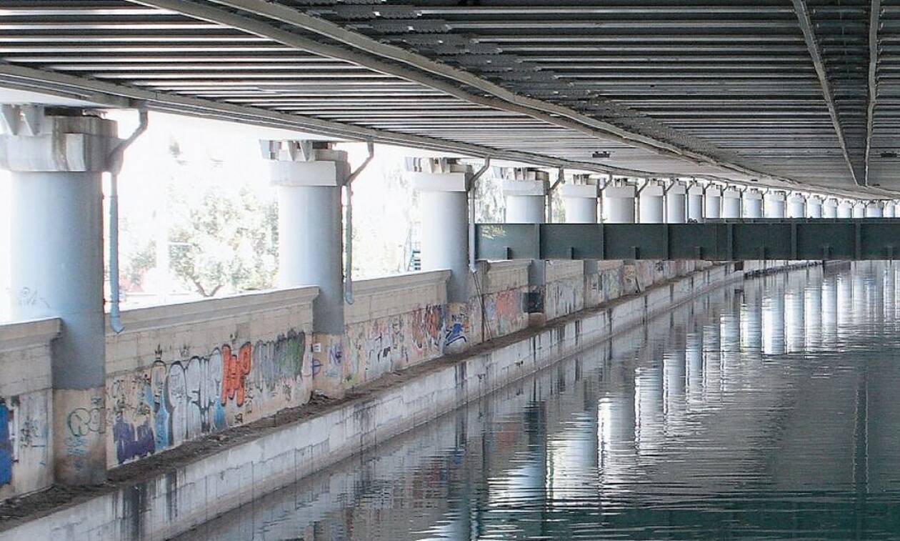 Κηφισός: Απίστευτες εικόνες! Έπιασαν κέφαλους στη γέφυρα του Ρέντη! (pics)