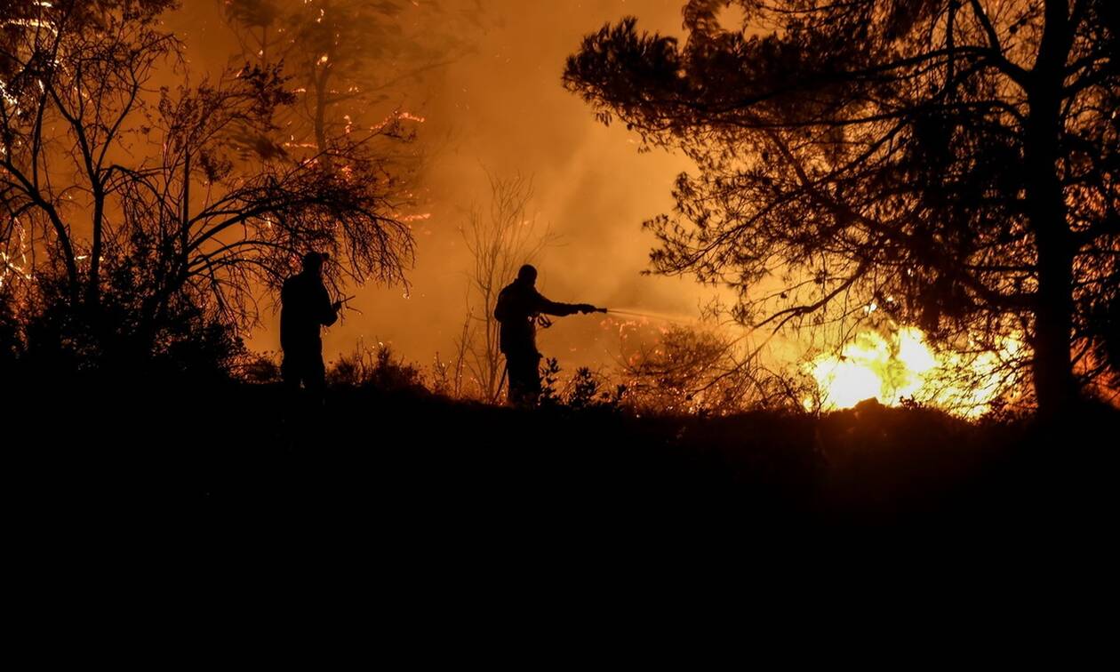 Φωτιά στην Κάρυστο: Υπό μερικό έλεγχο η πυρκαγιά