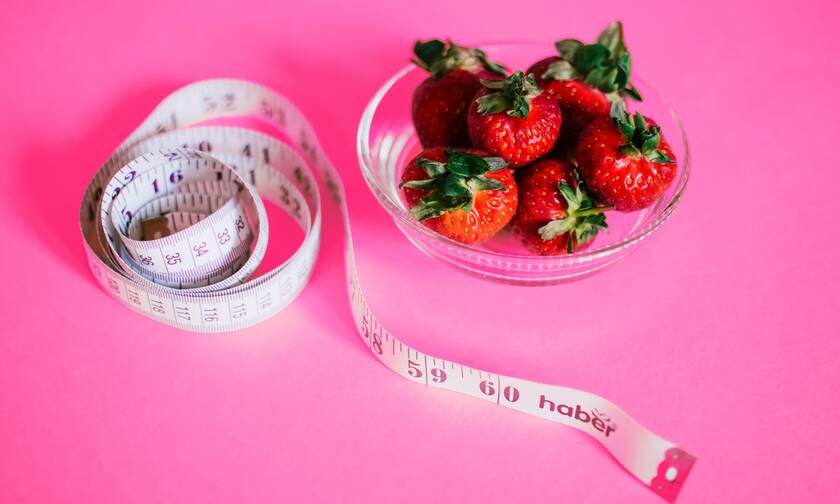 Πώς θα καταφέρετε να χάσετε τα πέντε κιλά χωρίς να πεινάσετε (vid)