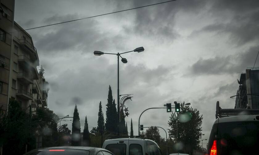 Κακοκαιρία: «Άνοιξαν» οι ουρανοί στην Αθήνα - Δείτε πού βρέχει