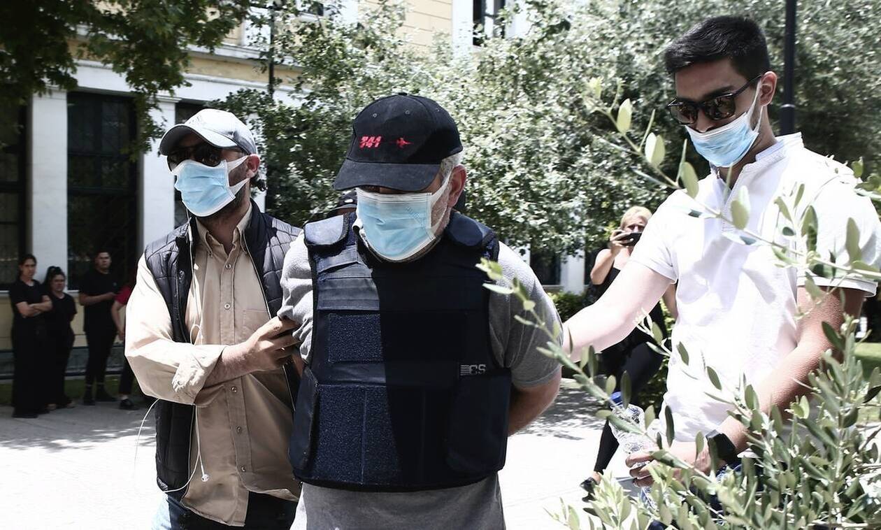 «Dr Θάνατος»: Νέα συγκλονιστική μαρτυρία - Έδινε μπουκαλάκια με βότανα έναντι 42.000 ευρώ