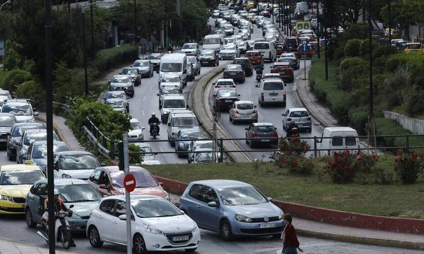 Κίνηση: «Κόλαση» η Αθήνα - Ποιους δρόμους πρέπει να αποφύγετε