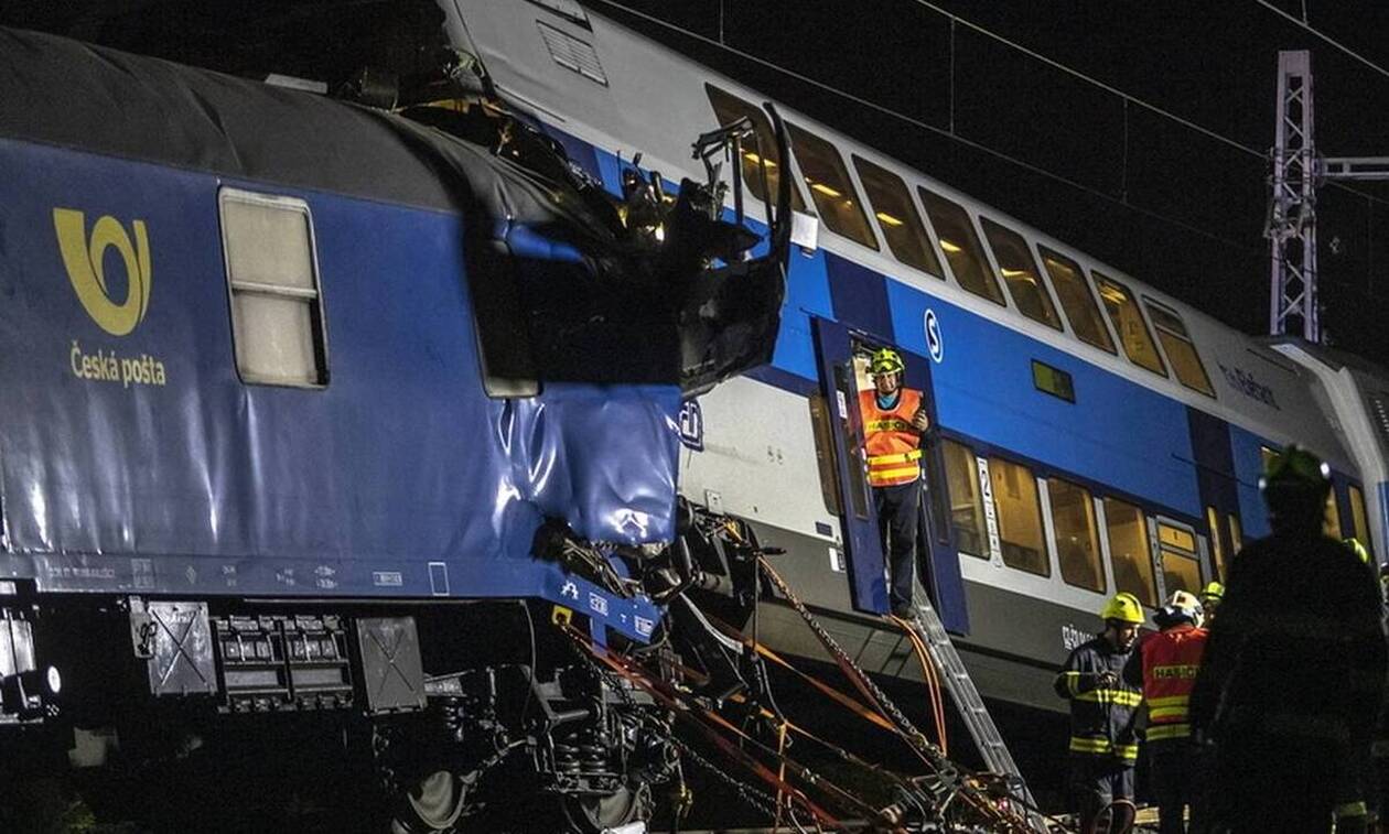 Σύγκρουση τρένων στην Πράγα: Δεκάδες τραυματίες και πληροφορίες για νεκρό