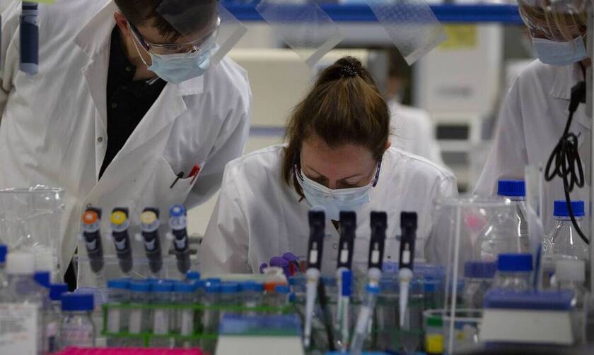 Κορονοϊός: Θετικά νέα ίσως και αύριο για το εμβόλιο Οξφόρδης - Astra Zeneca 