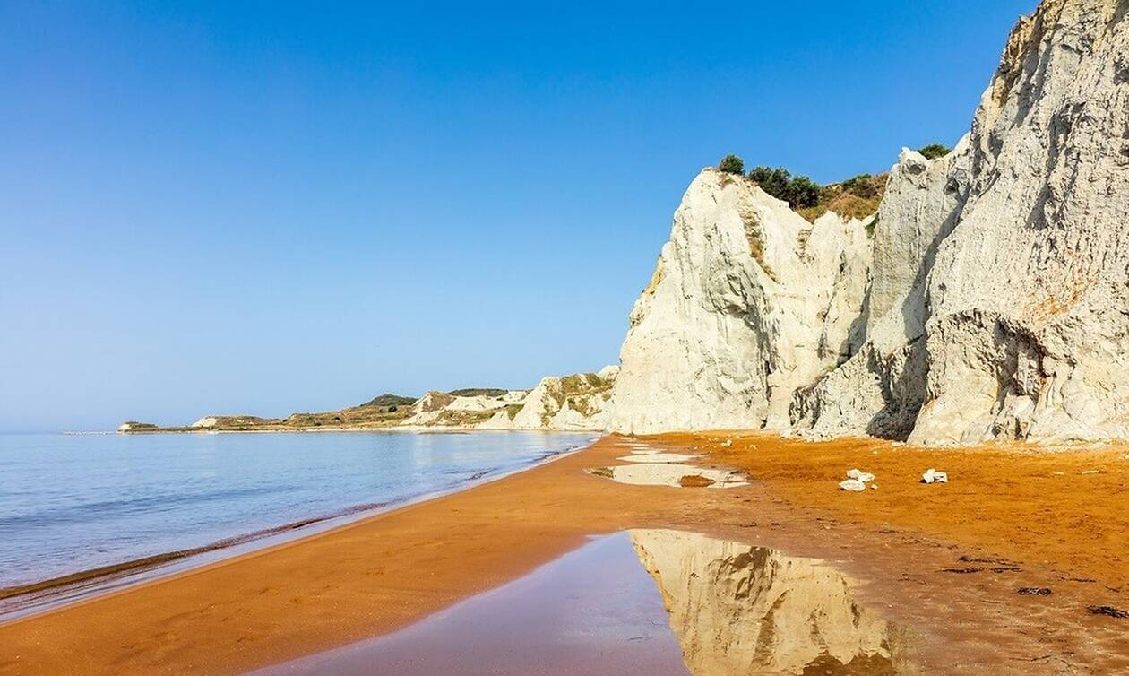 Κεφαλονιά: Η μαγική παραλία με την πορτοκαλί άμμο (pics) 