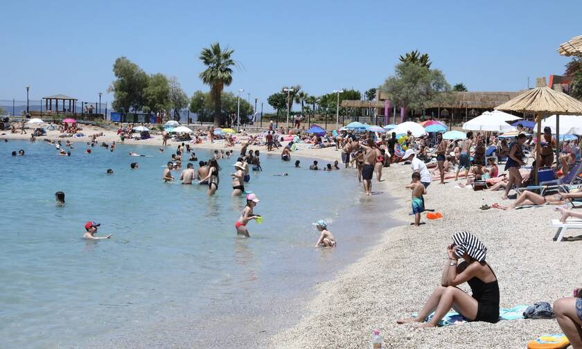 Κορονοϊός: Τα μέτρα για τις παραλίες - Τι ισχύει για ξαπλώστρες και μάσκες