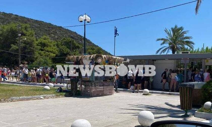 Ρεπορτάζ Newsbomb.gr: Απίστευτες εικόνες στο Πόρτο Ράφτη - Ουρές για να μπουν στην παραλία